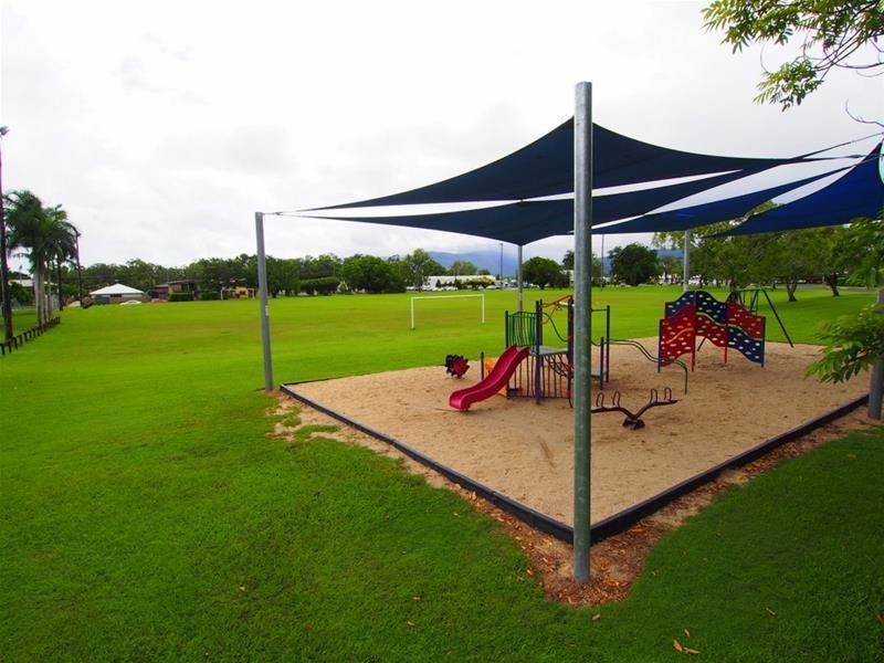 17 Lynette Street, Woree QLD 4868