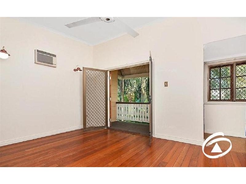 4/404 McCoombe Street, Mooroobool QLD 4870