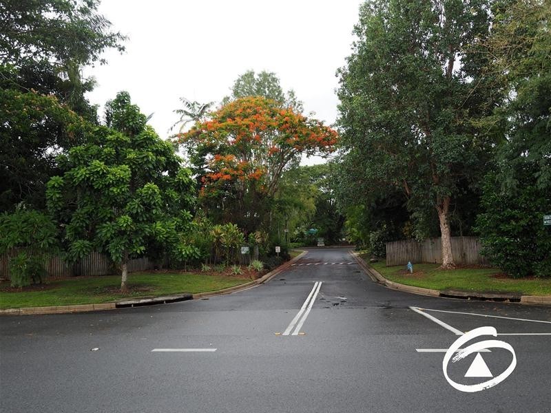 4/404 McCoombe Street, Mooroobool QLD 4870