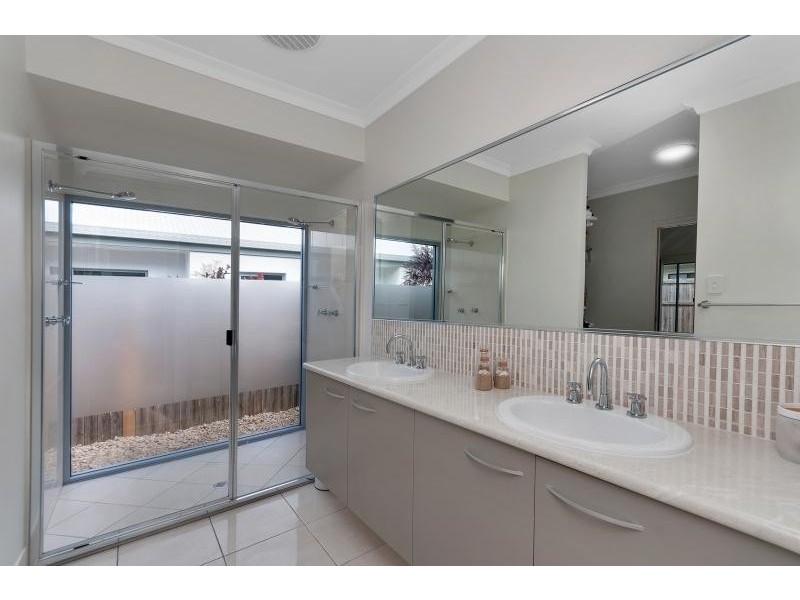 1 Gurrumbah Link, Smithfield QLD 4878