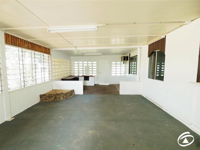 193 Mann  Street, Westcourt QLD 4870