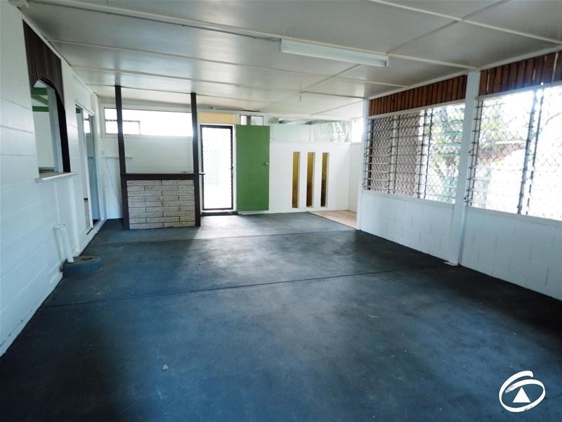 193 Mann  Street, Westcourt QLD 4870