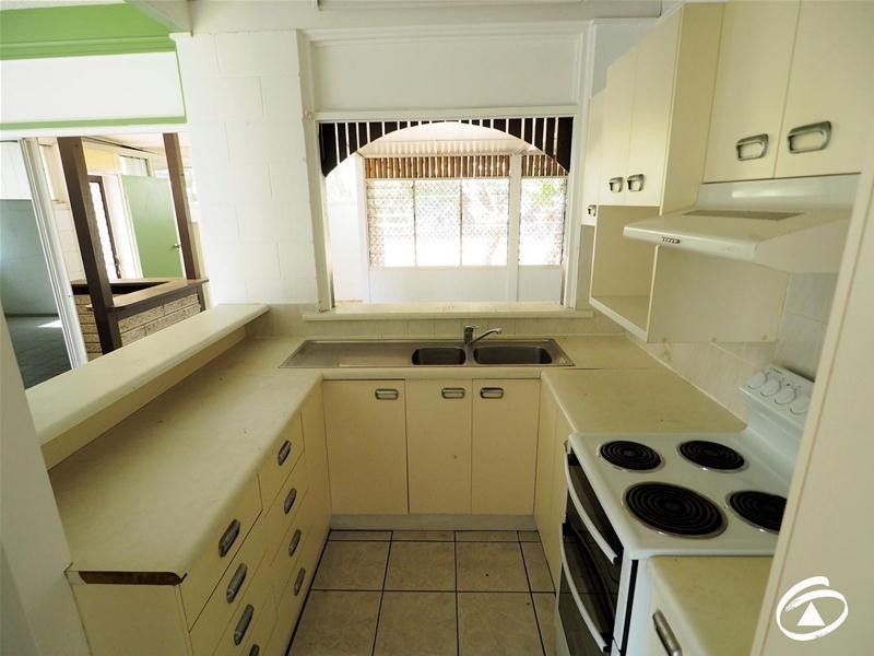 193 Mann  Street, Westcourt QLD 4870