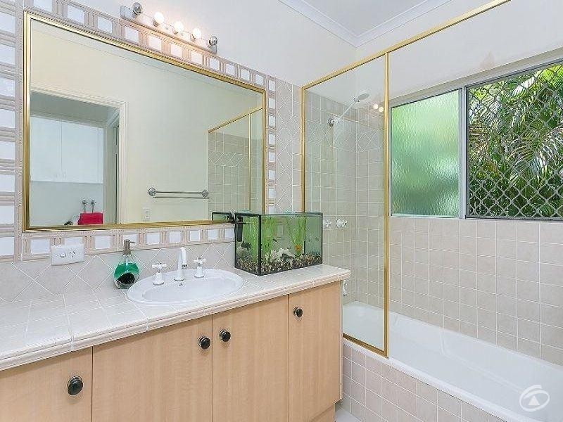 37 Summer Hill Drive, Mooroobool QLD 4870