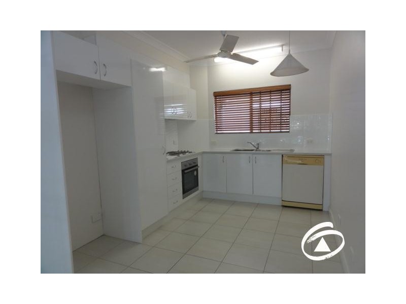 1/14 Upward Street, Cairns North QLD 4870