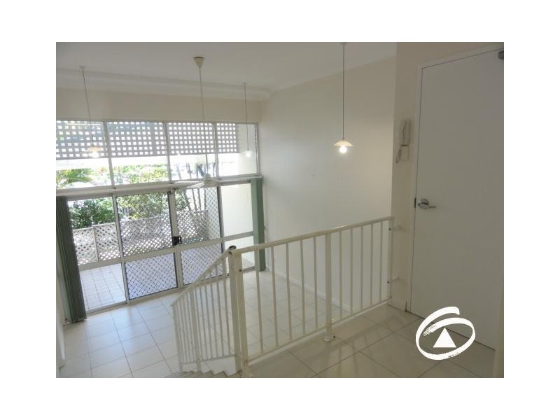 1/14 Upward Street, Cairns North QLD 4870