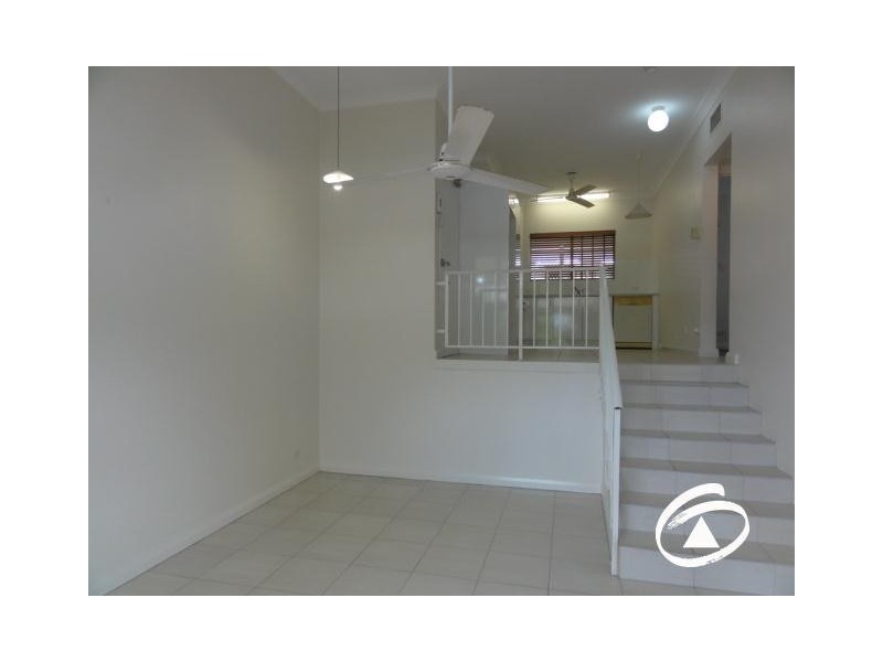 1/14 Upward Street, Cairns North QLD 4870