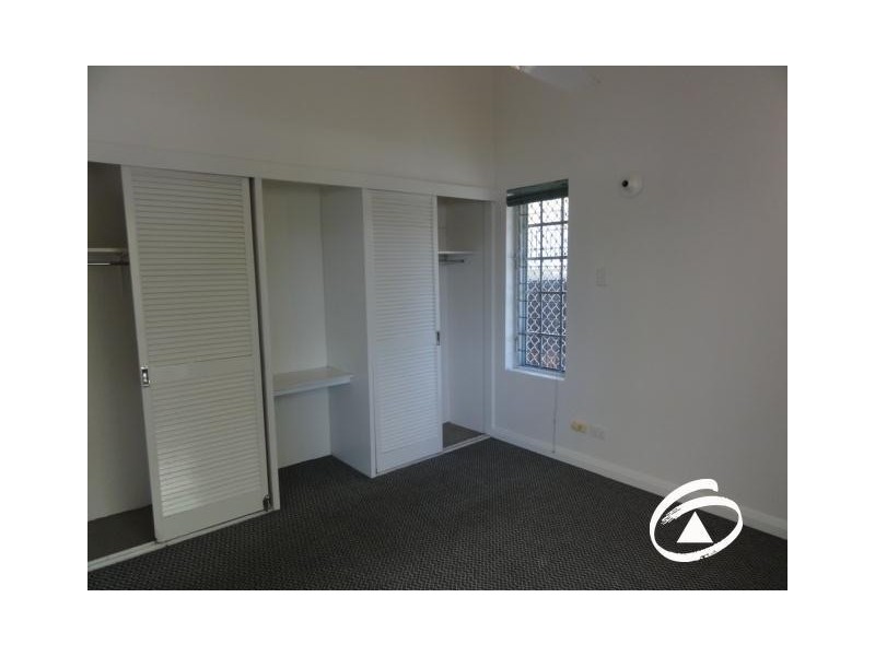 1/14 Upward Street, Cairns North QLD 4870