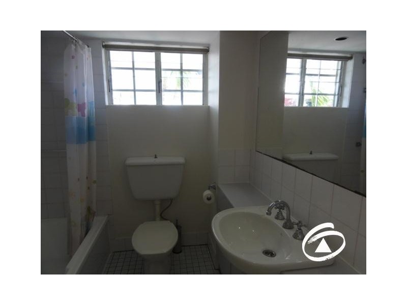 1/14 Upward Street, Cairns North QLD 4870