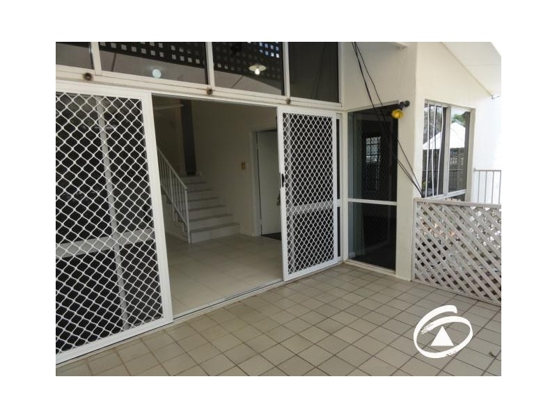 1/14 Upward Street, Cairns North QLD 4870
