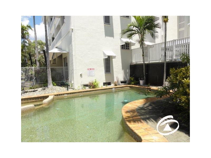 1/14 Upward Street, Cairns North QLD 4870
