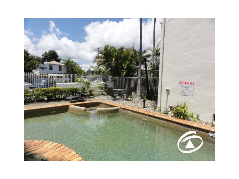 1/14 Upward Street, Cairns North QLD 4870