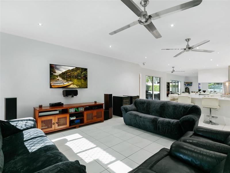 5 Bligh Close, Clifton Beach QLD 4879