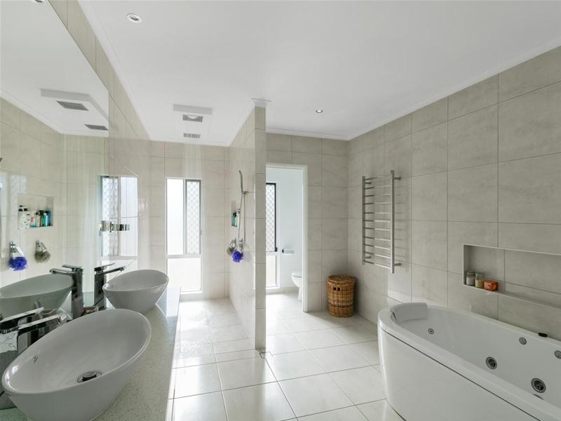 5 Bligh Close, Clifton Beach QLD 4879