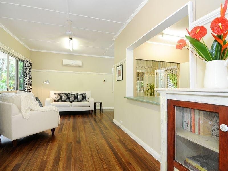 32 Nolan Street, Whitfield QLD 4870