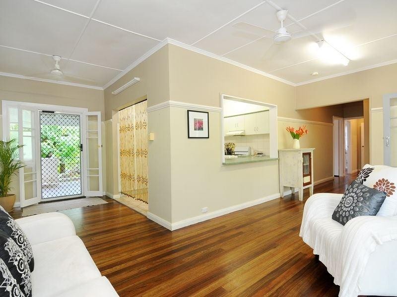 32 Nolan Street, Whitfield QLD 4870