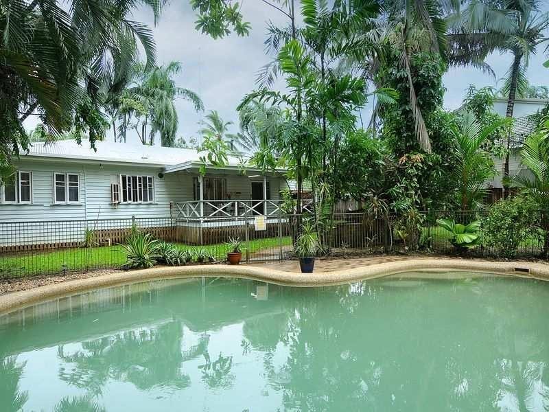 32 Nolan Street, Whitfield QLD 4870