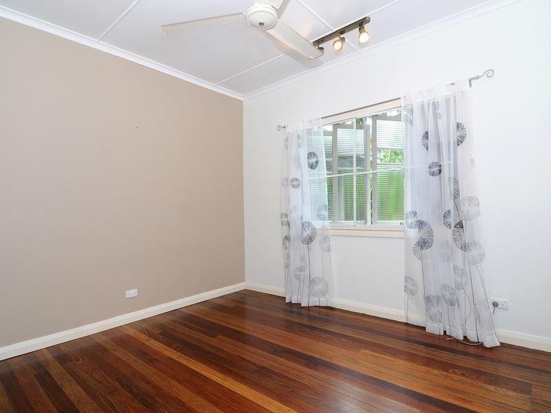 32 Nolan Street, Whitfield QLD 4870