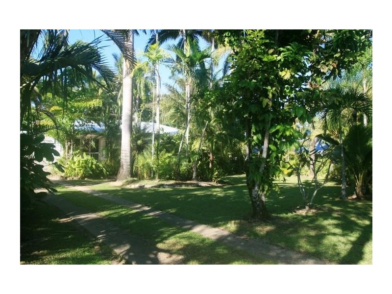 32 Nolan Street, Whitfield QLD 4870