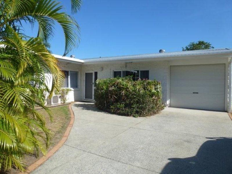 7 Pomona Avenue, Mooroobool QLD 4870