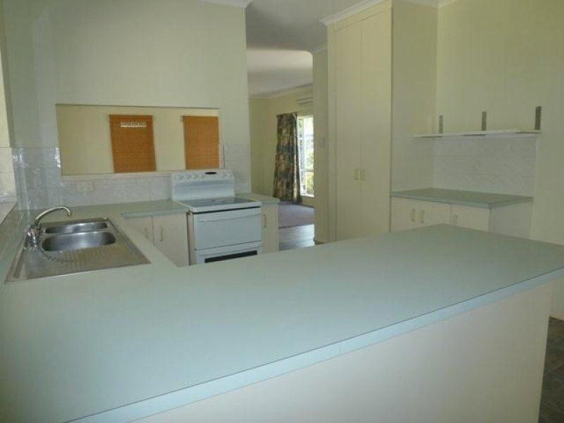 7 Pomona Avenue, Mooroobool QLD 4870