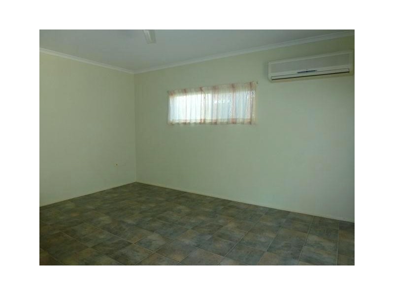 7 Pomona Avenue, Mooroobool QLD 4870