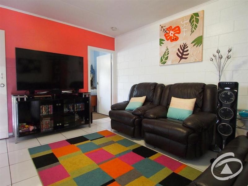 1/111 Tills Street, Westcourt QLD 4870