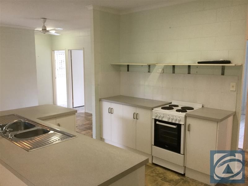 8 Fishburn Street, Bentley Park QLD 4869