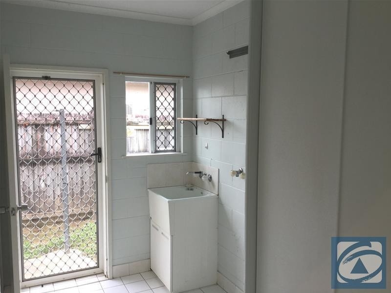 8 Fishburn Street, Bentley Park QLD 4869