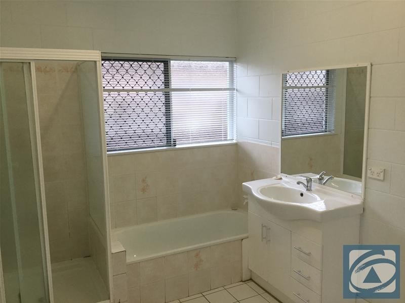 8 Fishburn Street, Bentley Park QLD 4869