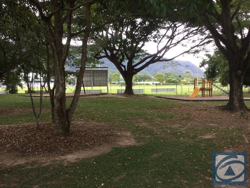 8 Fishburn Street, Bentley Park QLD 4869