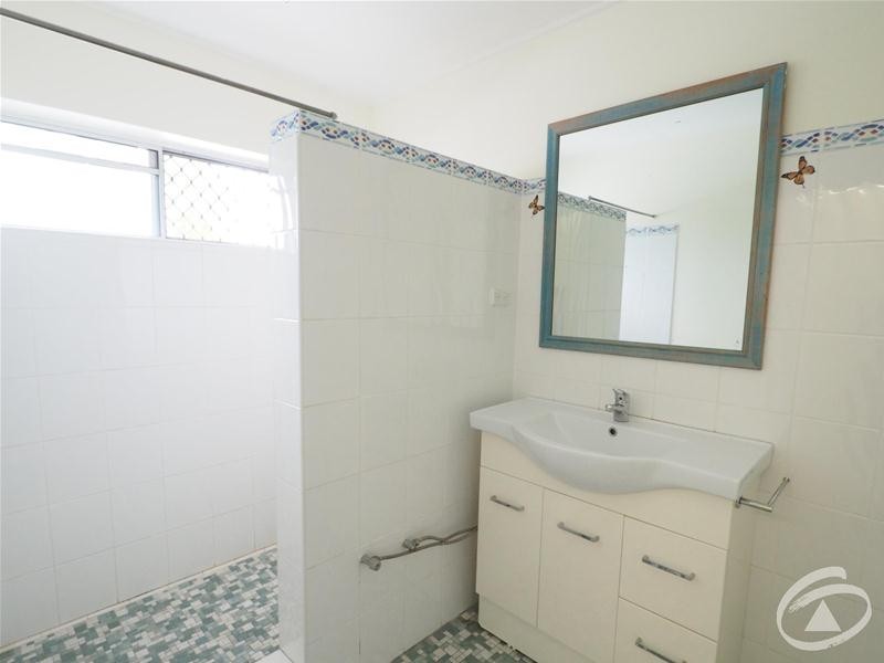 95 Mann Street, Westcourt QLD 4870