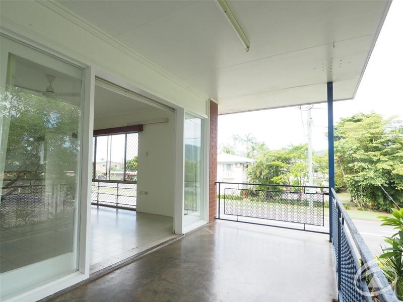 95 Mann Street, Westcourt QLD 4870