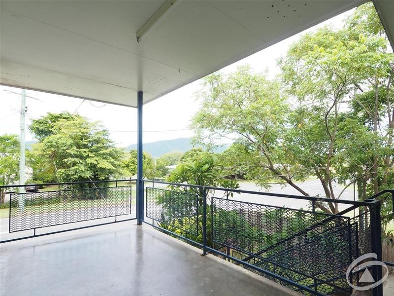 95 Mann Street, Westcourt QLD 4870