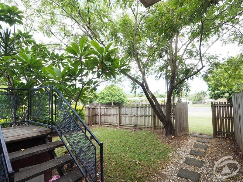 95 Mann Street, Westcourt QLD 4870