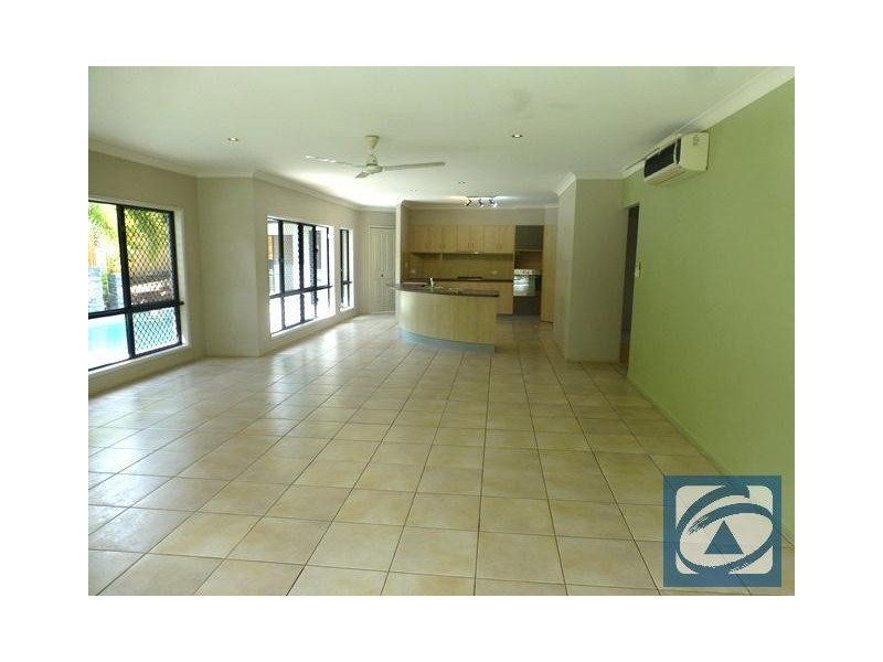 2 Ben Bolt Close, Redlynch QLD 4870