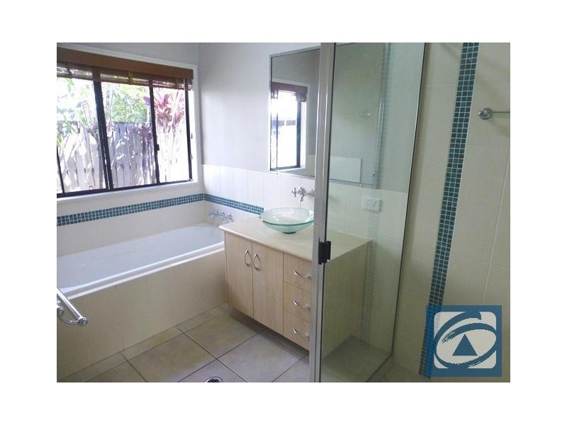 2 Ben Bolt Close, Redlynch QLD 4870