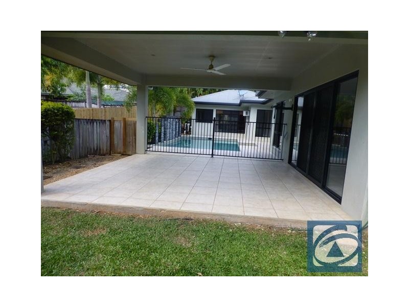 2 Ben Bolt Close, Redlynch QLD 4870