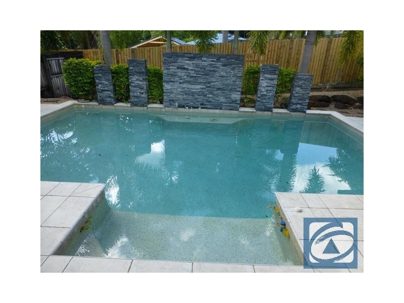 2 Ben Bolt Close, Redlynch QLD 4870