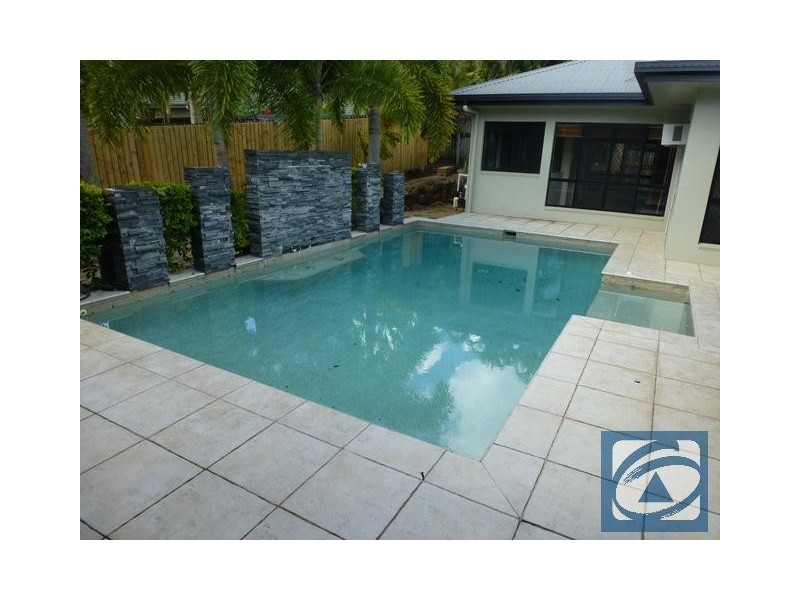 2 Ben Bolt Close, Redlynch QLD 4870