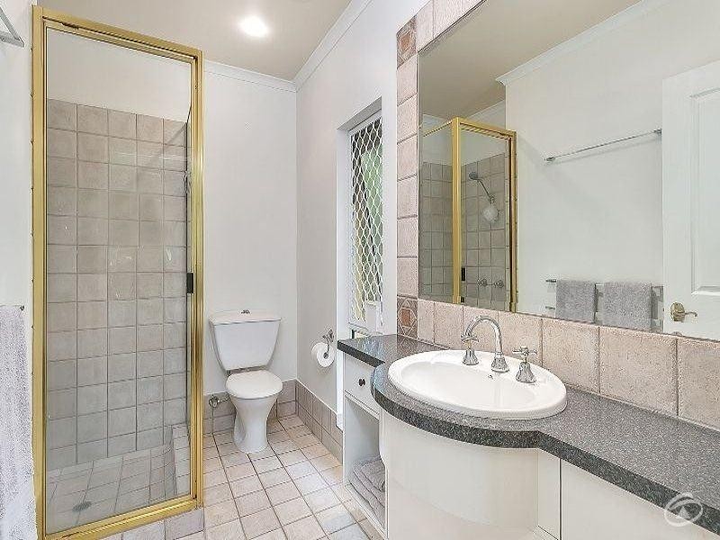 37 Summer Hill Drive, Mooroobool QLD 4870