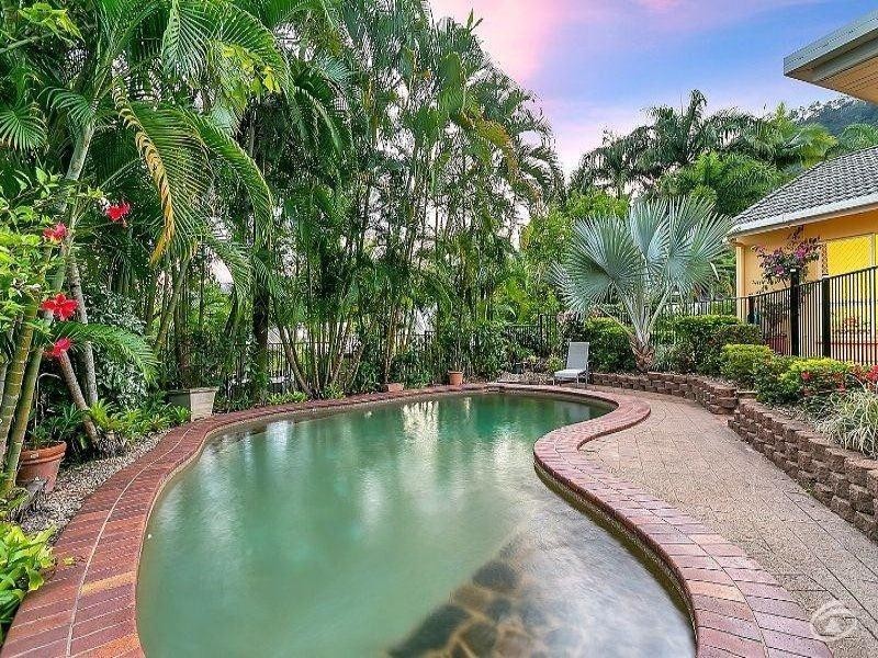 37 Summer Hill Drive, Mooroobool QLD 4870