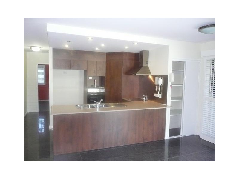 23/349 Lake Street, Cairns North QLD 4870