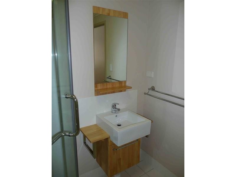 117/22-24 Ward Street, Mooroobool QLD 4870