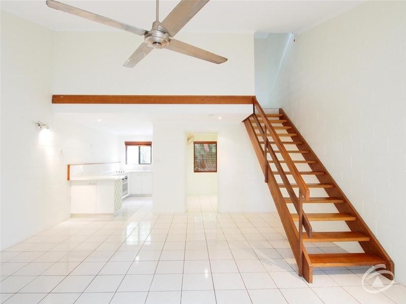 8/25-31 Hibiscus Lane, Holloways Beach QLD 4878