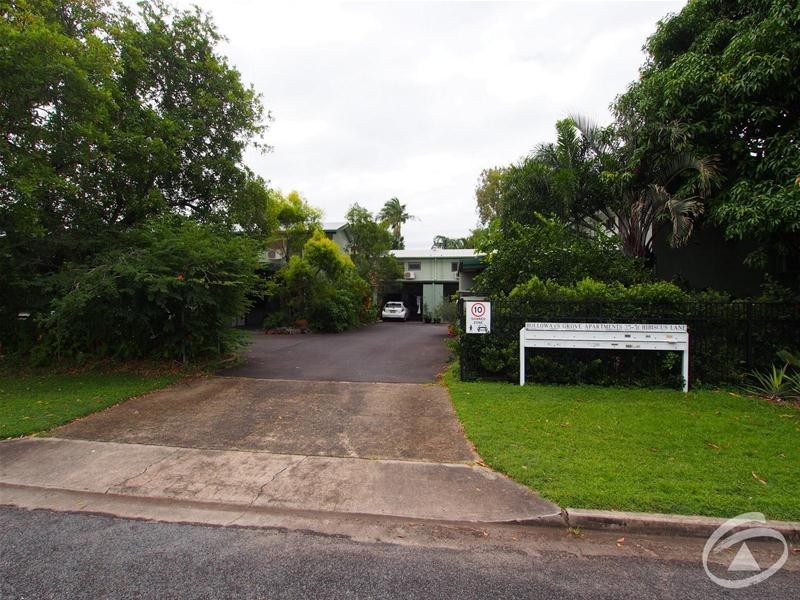 8/25-31 Hibiscus Lane, Holloways Beach QLD 4878