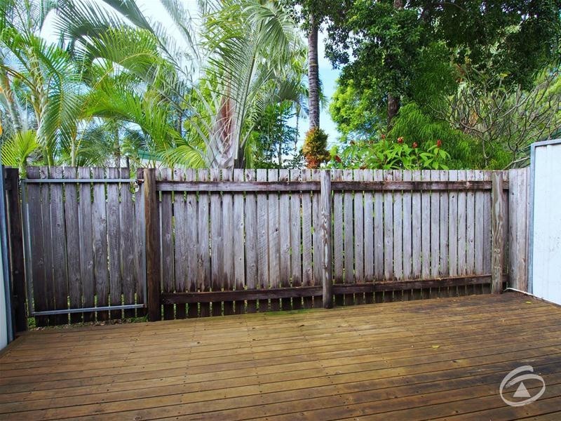 8/25-31 Hibiscus Lane, Holloways Beach QLD 4878