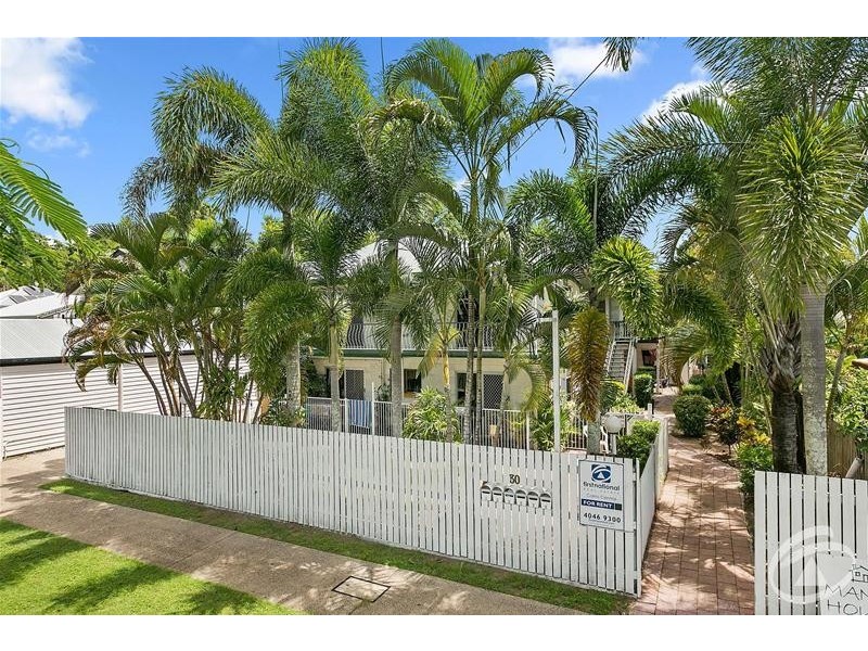 30 Charles Street, Cairns North QLD 4870