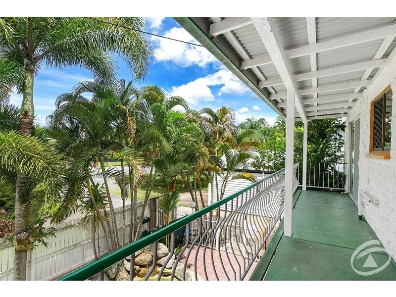 30 Charles Street, Cairns North QLD 4870