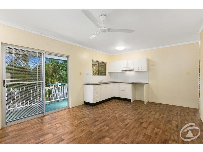 30 Charles Street, Cairns North QLD 4870